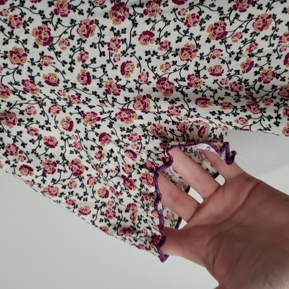 Kookai NWOT Ditsy Floral Ruffle Blouse 6 / 8 (38) Purple Ivory Short Sleeve - Picture 4 of 16